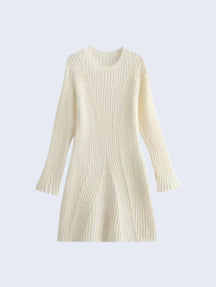 Vestido Curto de Manga Longa em Lã